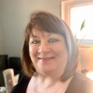 Meet your Posher, Connie